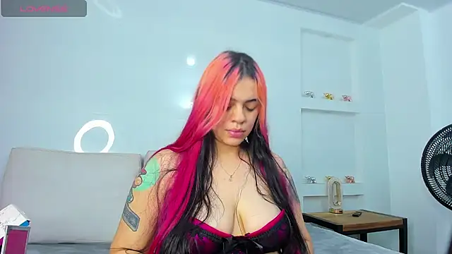 Snapshot of meloody_k chatting on 17, 10, 2025 meloody k online show from 17, 10, 2025