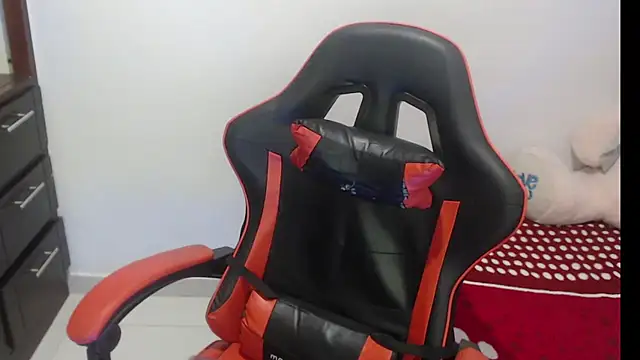 Snapshot of emily_sexxx chatting on 27, 11, 2025 emily sexxx online show from 27, 11, 2025