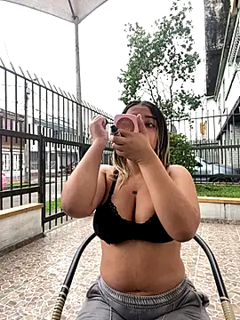 Snapshot of Ada_Pink chatting on 20, 11, 2025 Ada Pink online show from 20, 11, 2025