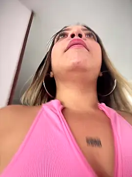 Snapshot of Ada_Pink chatting on 26, 11, 2025 Ada Pink online show from 26, 11, 2025