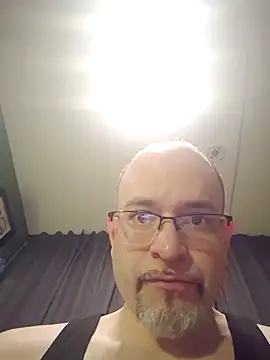 Curious9884 online show from 27, 4, 2026