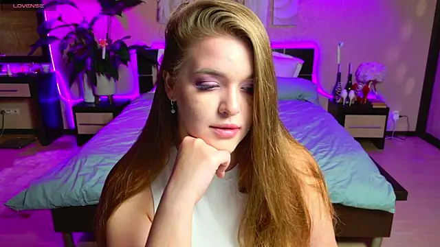 Snapshot of EmilyWhispers chatting on 22, 5, 2026 EmilyWhispers online show from 22, 5, 2026