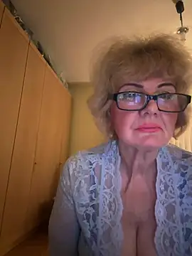 Snapshot of BoloshkaBlonda chatting on 5, 5, 2026 BoloshkaBlonda online show from 5, 5, 2026