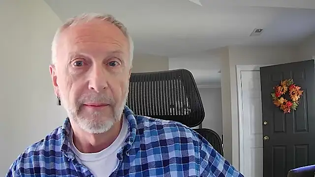 Snapshot of ApolloThrust chatting on 22, 10, 2025 ApolloThrust online show from 22, 10, 2025