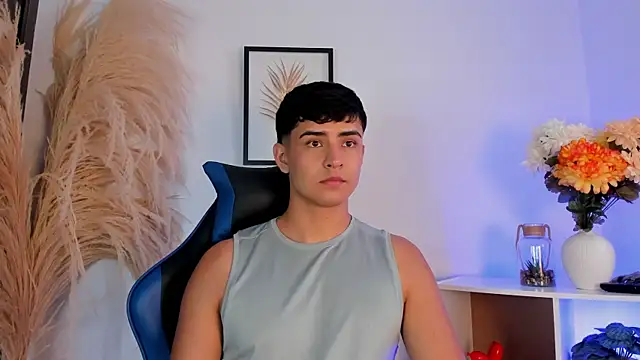 Thiago Connor21 online show from 14, 7, 2026
