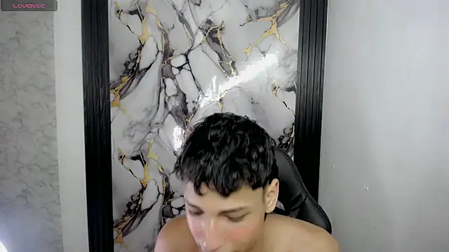 Im david02 online show from 2, 12, 2025