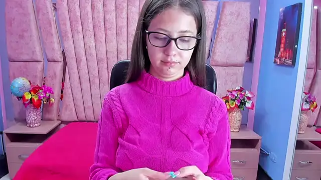 sarah sweett  online show from 22, 10, 2025