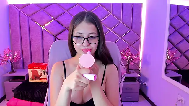 sarah sweett  online show from 28, 7, 2026