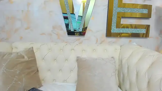 Emilycute18   online show from 30, 10, 2025