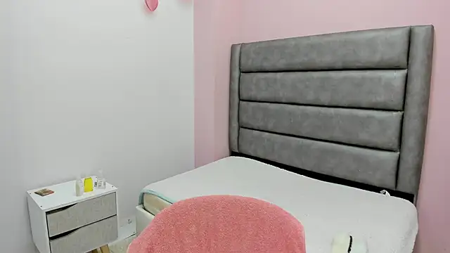 Snapshot of lorerivas chatting on 11, 11, 2025 lorerivas online show from 11, 11, 2025