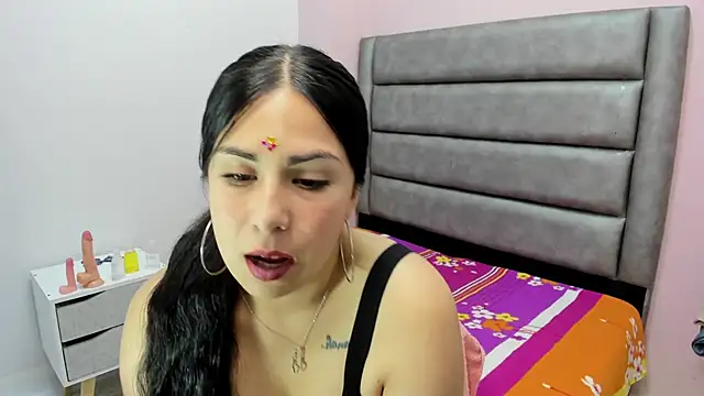 Snapshot of lorerivas chatting on 22, 11, 2025 lorerivas online show from 22, 11, 2025