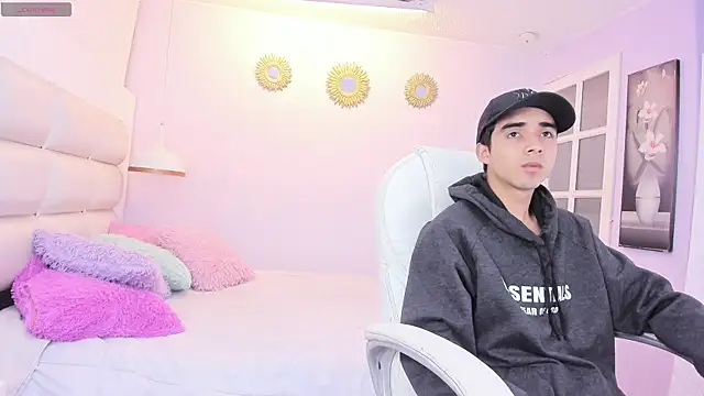 Hottie Guy online show from 12, 11, 2025