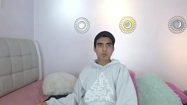 Hottie Guy online show from 26, 11, 2025