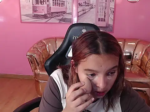 mia foster t online show from 3, 10, 2025