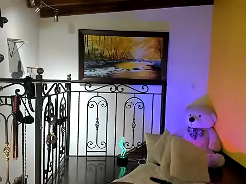 Zulyhenao online show from 13, 11, 2025