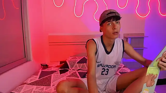 Snapshot of luccas_ferreira chatting on 20, 10, 2025 luccas ferreira online show from 20, 10, 2025