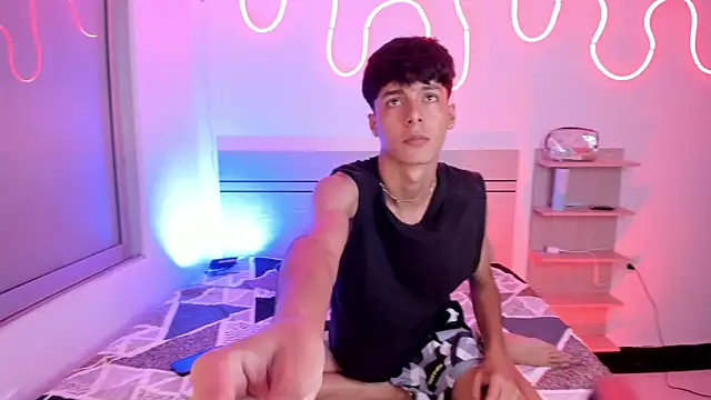 Snapshot of luccas_ferreira chatting on 22, 10, 2025 luccas ferreira online show from 22, 10, 2025