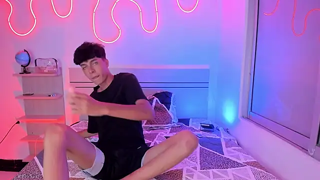 Snapshot of luccas_ferreira chatting on 24, 10, 2025 luccas ferreira online show from 24, 10, 2025