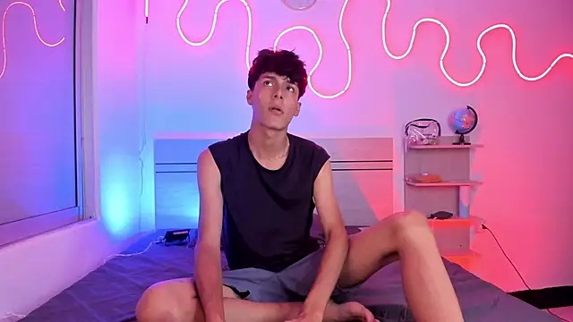 Snapshot of luccas_ferreira chatting on 28, 10, 2025 luccas ferreira online show from 28, 10, 2025