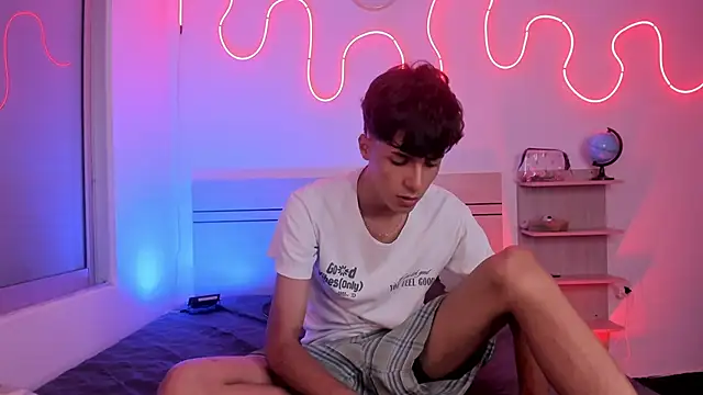 Snapshot of luccas_ferreira chatting on 7, 11, 2025 luccas ferreira online show from 7, 11, 2025