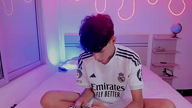 Snapshot of luccas_ferreira chatting on 29, 11, 2025 luccas ferreira online show from 29, 11, 2025