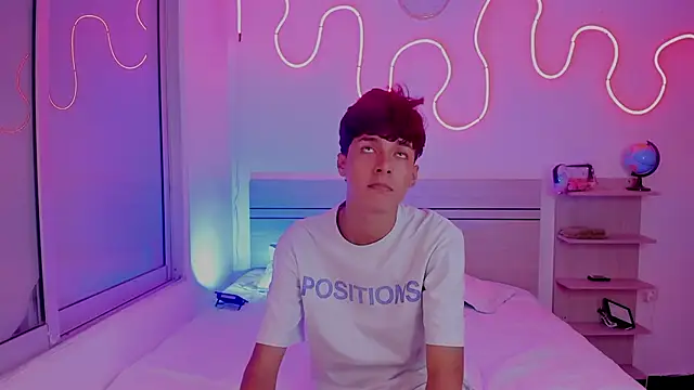 Snapshot of luccas_ferreira chatting on 5, 12, 2025 luccas ferreira online show from 5, 12, 2025