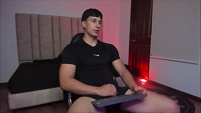 Snapshot of CHRIS_MORGAN1 chatting on 28, 10, 2025 CHRIS MORGAN1 online show from 28, 10, 2025