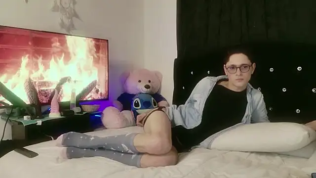 Tyler cat online show from 21, 10, 2025