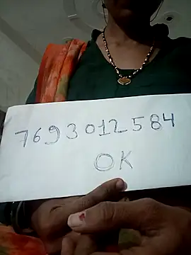 Snapshot of Mona7070 chatting on 16, 10, 2025 Mona7070 online show from 16, 10, 2025