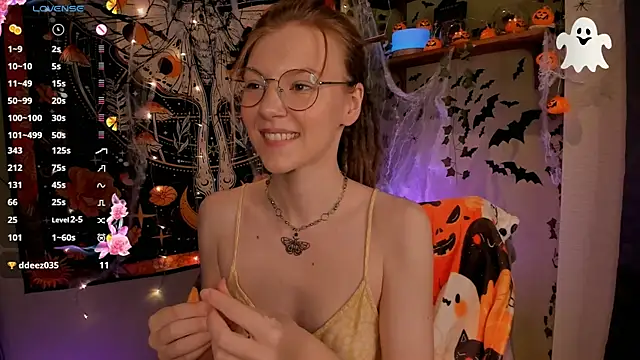 lyra thenymph online show from 3, 11, 2025