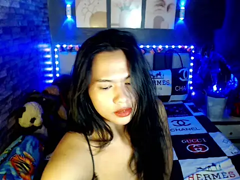 Snapshot of fallinLunaxX chatting on 2, 5, 2026 fallinLunaxX online show from 2, 5, 2026