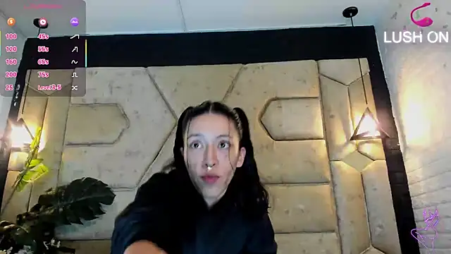 Snapshot of Julieta_Slav3 chatting on 10, 7, 2026 Julieta Slav3 online show from 10, 7, 2026