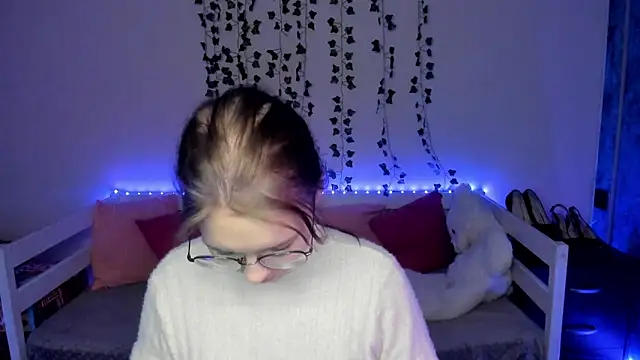 shy elina01 online show from 18, 10, 2025