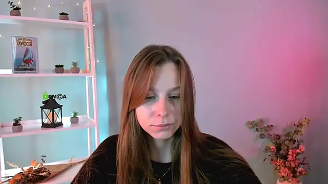 esme moore  online show from 4, 10, 2025