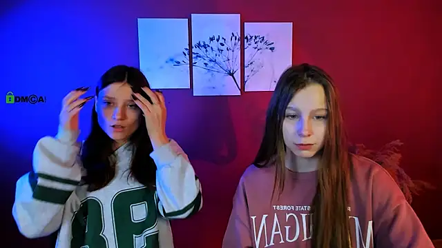 esme moore  online show from 17, 10, 2025