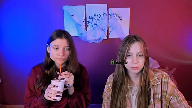 esme moore  online show from 30, 10, 2025