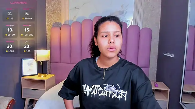 Snapshot of AriaVega chatting on 19, 12, 2025 AriaVega online show from 19, 12, 2025