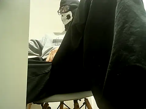 nofaceking20 online show from 17, 10, 2025