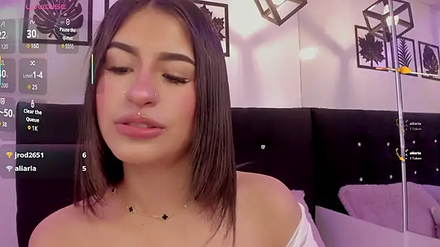 Haiily Baeker online show from 26, 11, 2025