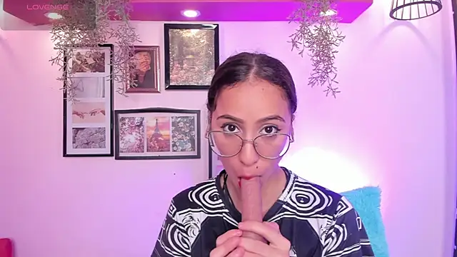 Alana Martinez  online show from 11, 10, 2025