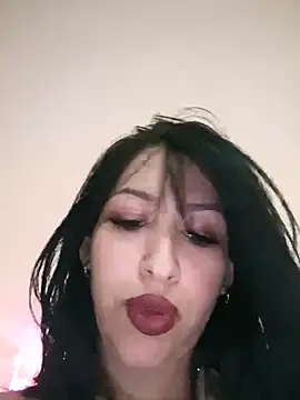 Snapshot of annyrusso chatting on 27, 11, 2025 annyrusso online show from 27, 11, 2025