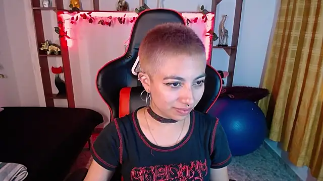 lunarichy22 online show from 5, 11, 2025