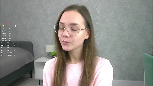 SweetSaraPie online show from 4, 12, 2025