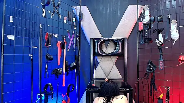 Snapshot of MrKiara_Queen_BDSM_ chatting on 15, 10, 2025 MrKiara Queen BDSM online show from 15, 10, 2025
