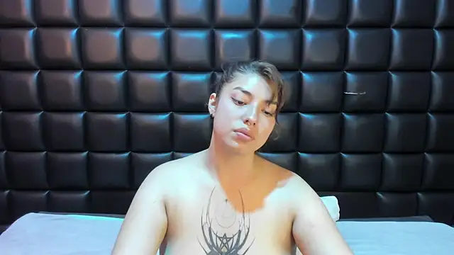 Snapshot of Violetta_Swett_ chatting on 8, 1, 2026 Violetta Swett online show from 8, 1, 2026