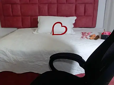 sweetsubmisaxox online show from 20, 10, 2025