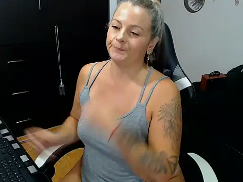 perlagoloza05 online show from 24, 10, 2025