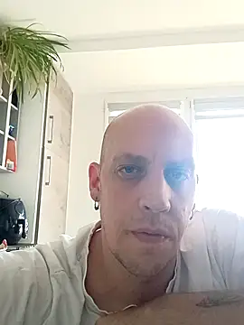 Snapshot of Kobradera1984 chatting on 3, 10, 2025 Kobradera1984 online show from 3, 10, 2025