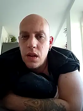 Snapshot of Kobradera1984 chatting on 13, 10, 2025 Kobradera1984 online show from 13, 10, 2025