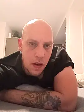 Snapshot of Kobradera1984 chatting on 17, 10, 2025 Kobradera1984 online show from 17, 10, 2025